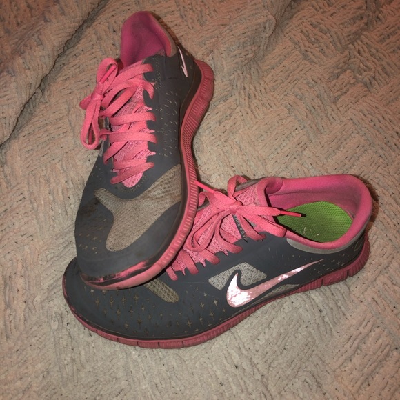 Nike Free 4.0 V2 Womens Running Shoes Grey/Pink - Picture 3 of 5